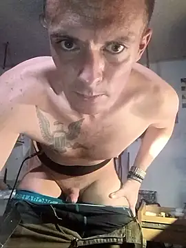 Snapshot of RichardW chatting on February 8, 2026, 5:22 am RichardW online show from February 8, 2026, 5:22 am