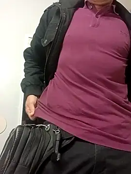 Snapshot of RichardW chatting on February 16, 2026, 6:48 pm RichardW online show from February 16, 2026, 6:48 pm