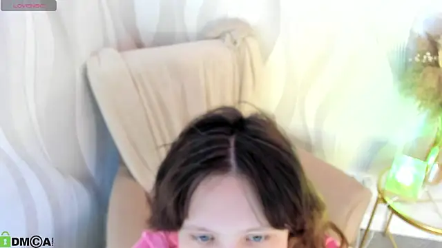 Nina Lunaa online show from October 3, 2025, 1:24 am