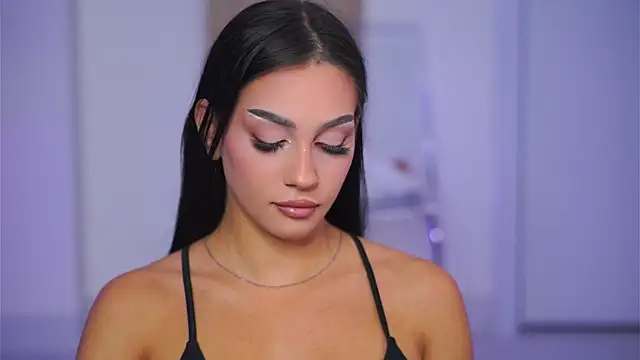 NinaSolenne online show from November 28, 2025, 7:38 pm