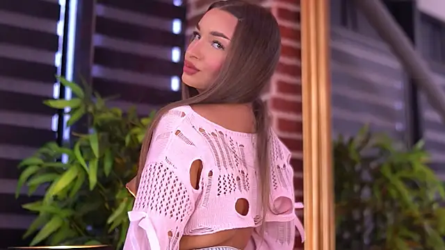 Snapshot of MillaSerene chatting on October 11, 2025, 6:12 am MillaSerene online show from October 11, 2025, 6:12 am