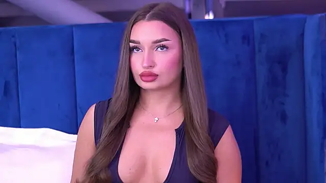 Snapshot of MillaSerene chatting on October 18, 2025, 4:26 am MillaSerene online show from October 18, 2025, 4:26 am