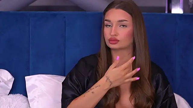 Snapshot of MillaSerene chatting on October 24, 2025, 4:31 am MillaSerene online show from October 24, 2025, 4:31 am