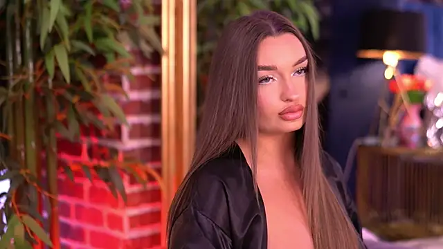 Snapshot of MillaSerene chatting on December 14, 2025, 7:14 am MillaSerene online show from December 14, 2025, 7:14 am