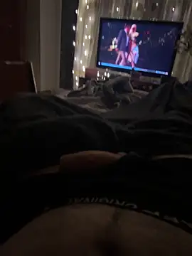 Snapshot of LuckyGirlfriends chatting on November 3, 2025, 7:04 pm LuckyGirlfriends online show from November 3, 2025, 7:04 pm