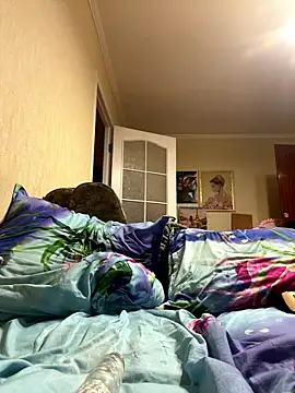 Snapshot of LuckyGirlfriends chatting on January 5, 2026, 6:33 pm LuckyGirlfriends online show from January 5, 2026, 6:33 pm