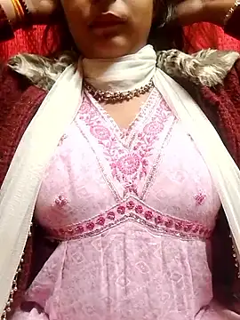 Snapshot of Babe_Doll04 chatting on January 8, 2026, 8:49 am Babe Doll04 online show from January 8, 2026, 8:49 am