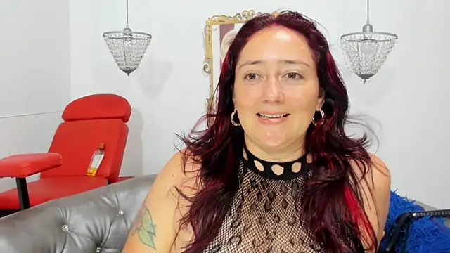 naughty milf esmeralda online show from May 15, 2026, 2:35 pm