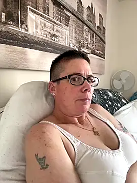 voluptuous-minx online show from December 5, 2025, 11:41 am