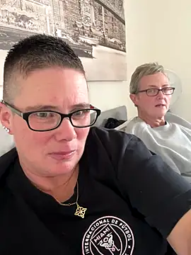 voluptuous-minx online show from December 14, 2025, 12:43 pm