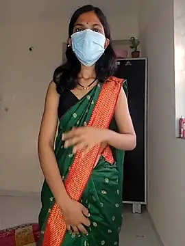 Shivani2002 online show from May 20, 2026, 2:18 am