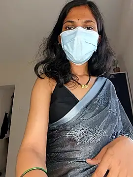 Shivani2002 online show from May 21, 2026, 4:52 am