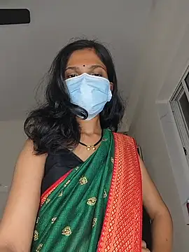 Shivani2002 online show from May 24, 2026, 3:39 pm