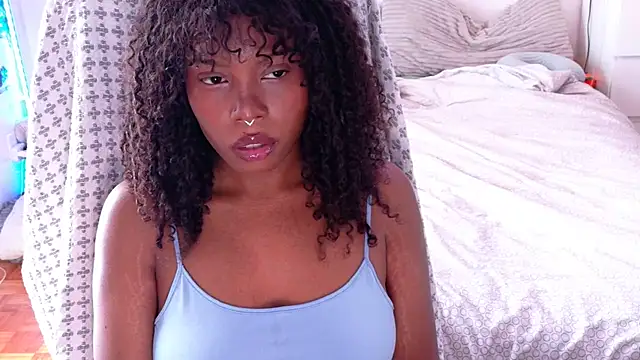 SparklingSoleil online show from March 13, 2026, 4:46 pm