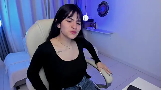 kurito  online show from November 14, 2025, 3:05 am