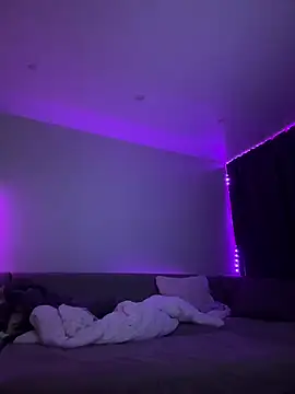 Oksiandfray online show from November 6, 2025, 10:54 pm