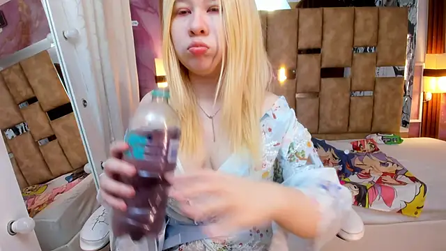 Snapshot of Melody_Lolii chatting on January 13, 2026, 6:13 pm Melody Lolii online show from January 13, 2026, 6:13 pm