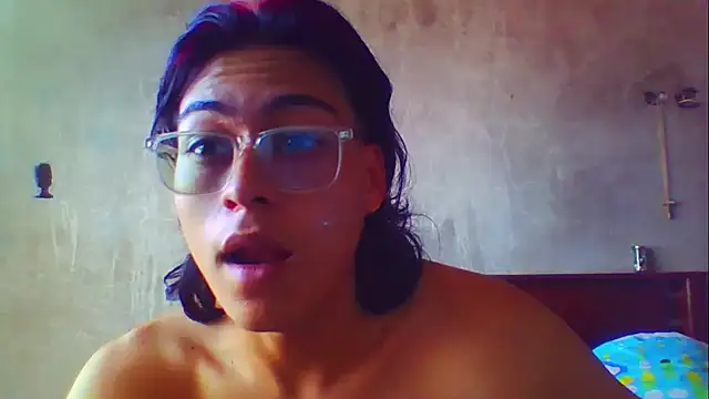 dirty model online show from October 24, 2025, 2:46 pm