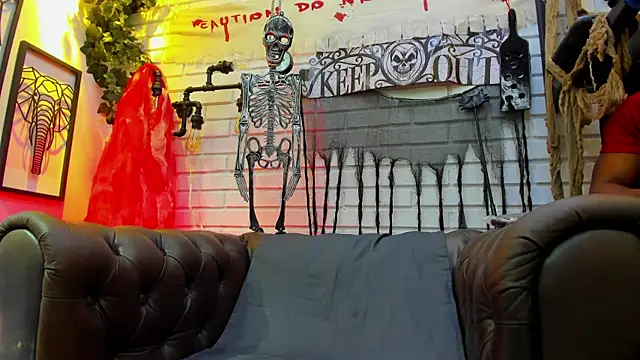 ItaloMoore online show from November 1, 2025, 11:12 am