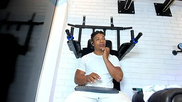 ItaloMoore online show from February 20, 2026, 11:32 am