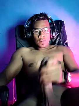 Snapshot of Clangel19 chatting on October 16, 2025, 11:17 pm Clangel19 online show from October 16, 2025, 11:17 pm