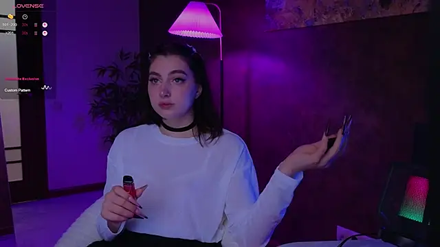 Snapshot of arcane_doll chatting on October 2, 2025, 5:47 am arcane doll online show from October 2, 2025, 5:47 am