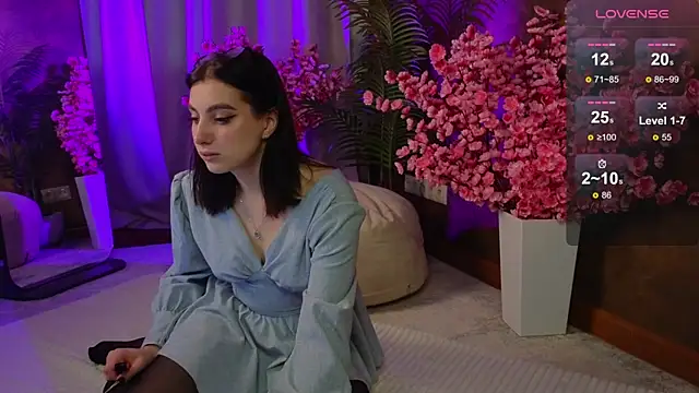 Snapshot of arcane_doll chatting on October 13, 2025, 5:18 am arcane doll online show from October 13, 2025, 5:18 am