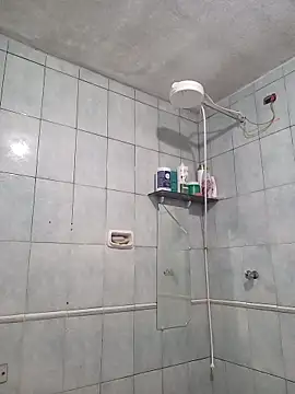 reisloko online show from October 6, 2025, 9:34 pm