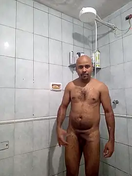 reisloko online show from November 10, 2025, 9:47 pm