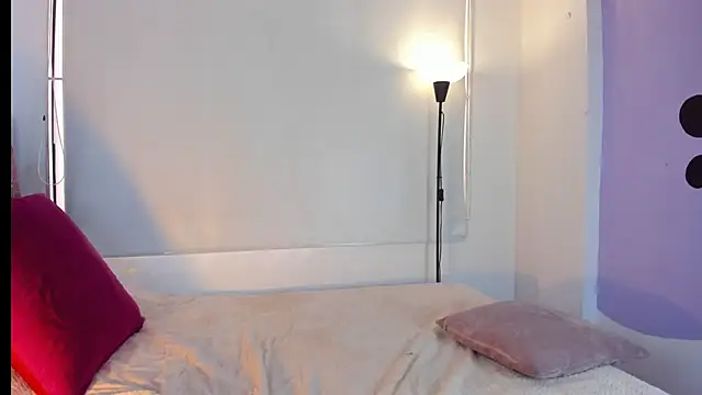 Snapshot of LunaVelvet777 chatting on February 6, 2026, 3:37 pm LunaVelvet777 online show from February 6, 2026, 3:37 pm