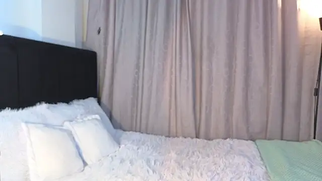 Snapshot of LunaVelvet777 chatting on February 18, 2026, 3:30 pm LunaVelvet777 online show from February 18, 2026, 3:30 pm