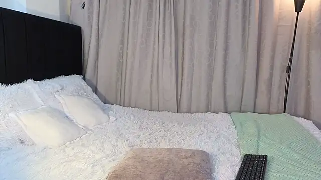 Snapshot of LunaVelvet777 chatting on February 19, 2026, 3:41 pm LunaVelvet777 online show from February 19, 2026, 3:41 pm