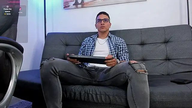 Dash Bukoski online show from October 5, 2025, 1:09 pm