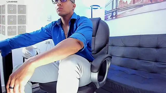 Dash Bukoski online show from October 21, 2025, 12:17 pm