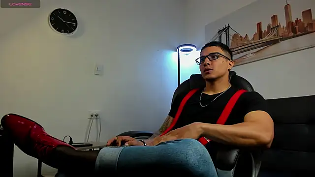 Snapshot of Dash_Bukoski chatting on December 20, 2025, 2:57 pm Dash Bukoski online show from December 20, 2025, 2:57 pm