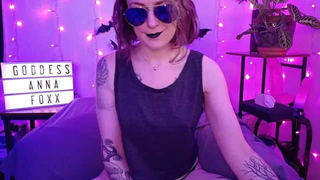 mistressannafoxx online show from February 16, 2026, 10:17 pm