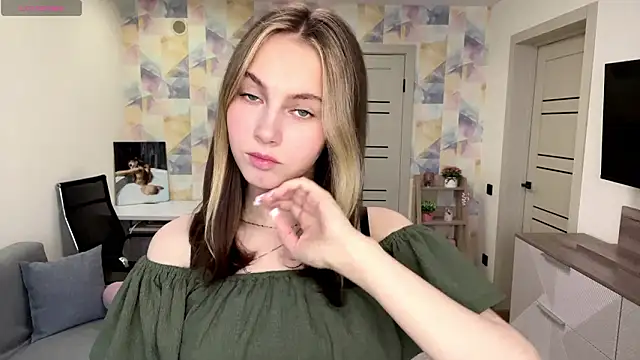 NylaNadler online show from February 25, 2026, 6:01 am