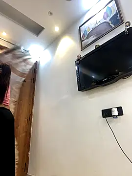 april 0066 online show from November 12, 2025, 4:40 pm