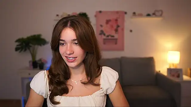 Snapshot of kissie_cat chatting on September 19, 2025, 1:12 pm kissie cat online show from September 19, 2025, 1:12 pm