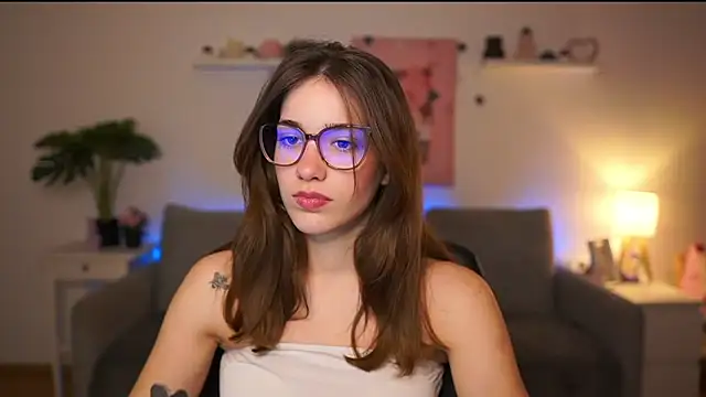 Snapshot of kissie_cat chatting on February 2, 2026, 2:05 pm kissie cat online show from February 2, 2026, 2:05 pm