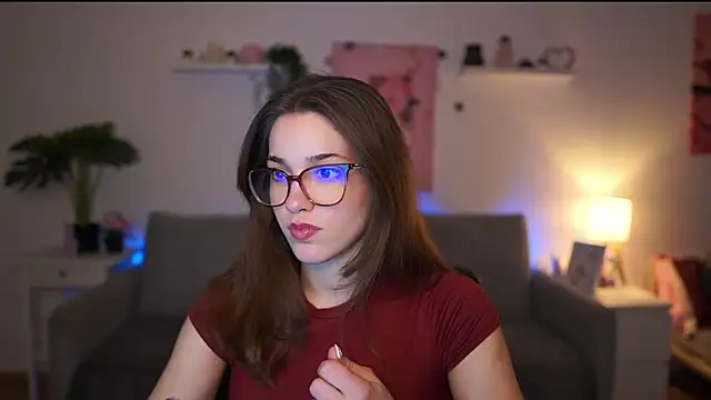 Snapshot of kissie_cat chatting on February 16, 2026, 2:13 pm kissie cat online show from February 16, 2026, 2:13 pm