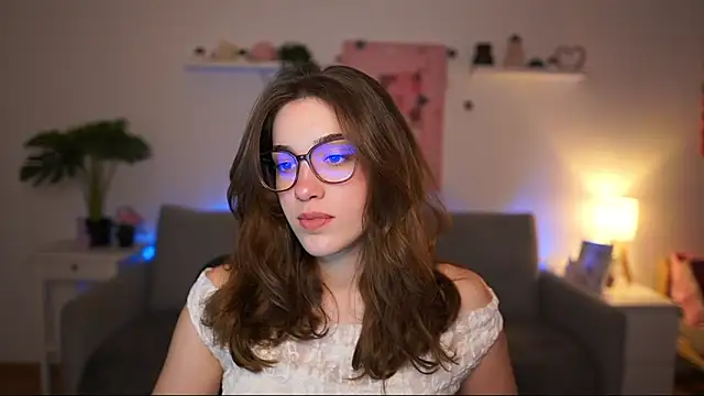 Snapshot of kissie_cat chatting on February 24, 2026, 2:15 pm kissie cat online show from February 24, 2026, 2:15 pm