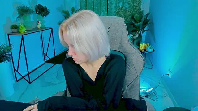 BethanyCloud online show from November 19, 2025, 5:51 am