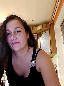 Snapshot of Amandda_ chatting on October 15, 2025, 7:03 pm Amandda online show from October 15, 2025, 7:03 pm