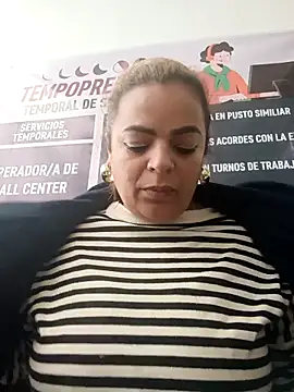 Mia-Glow online show from November 15, 2025, 12:23 pm