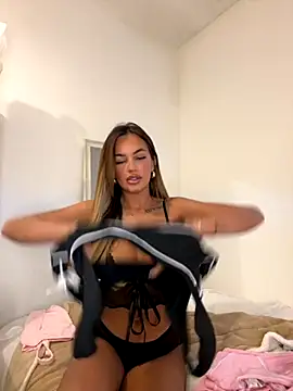 Snapshot of LaceyMayxox chatting on September 21, 2025, 5:36 pm LaceyMayxox online show from September 21, 2025, 5:36 pm