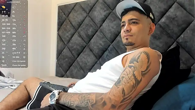 OwenStonne  online show from November 16, 2025, 1:06 pm