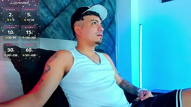 OwenStonne  online show from December 1, 2025, 1:05 pm