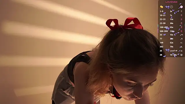 VernonKnapik online show from November 11, 2025, 10:04 am