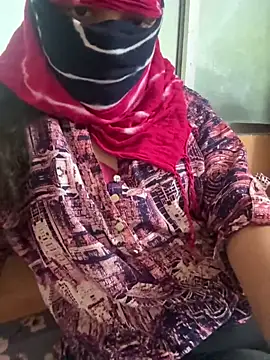 Snapshot of crazy111girl chatting on February 4, 2026, 12:22 pm crazy111girl online show from February 4, 2026, 12:22 pm